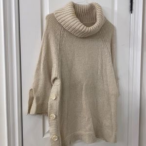 Turtle neck cream sweater